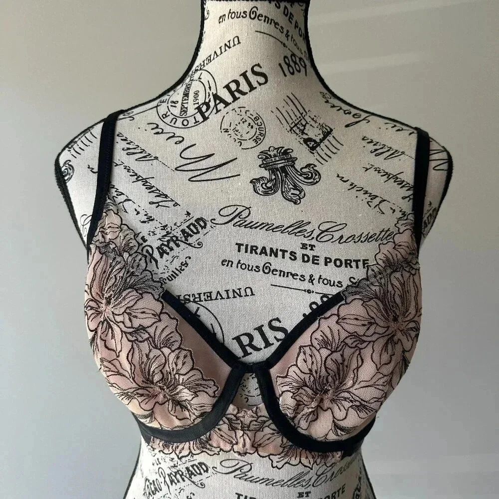 SOMA Sensual Floral Embroidered Underwire Bra Size M